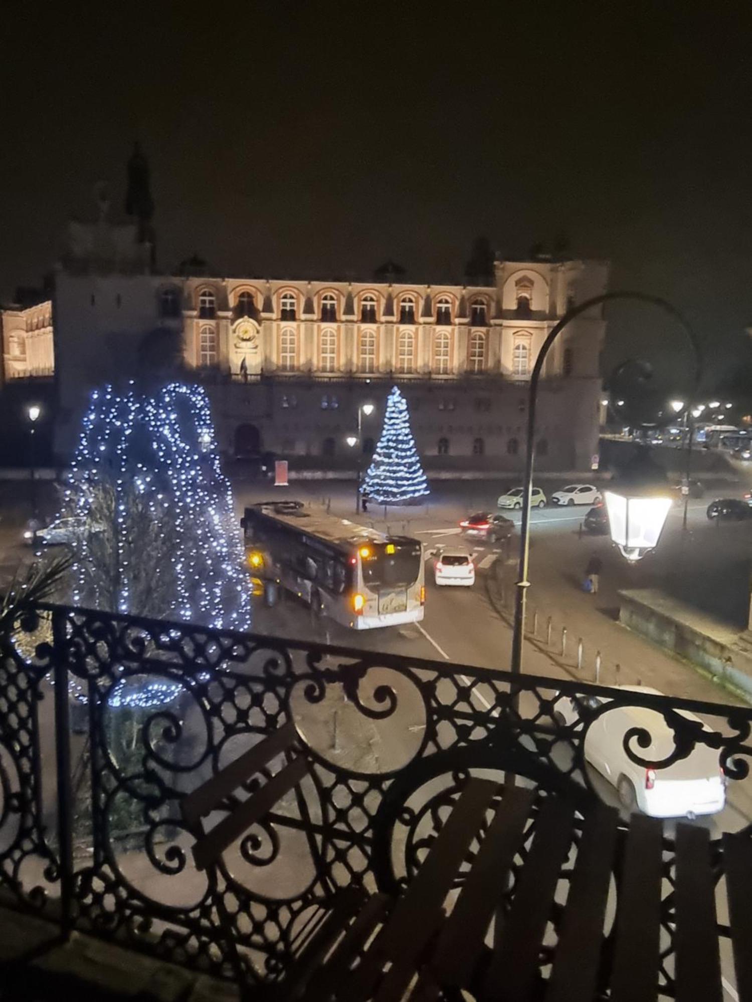 Face Chateau St Germain En Laye, Appartement 4 A 6 Personnes, 23 Min De Paris Champs-Elysees Saint-Germain-en-Laye ภายนอก รูปภาพ