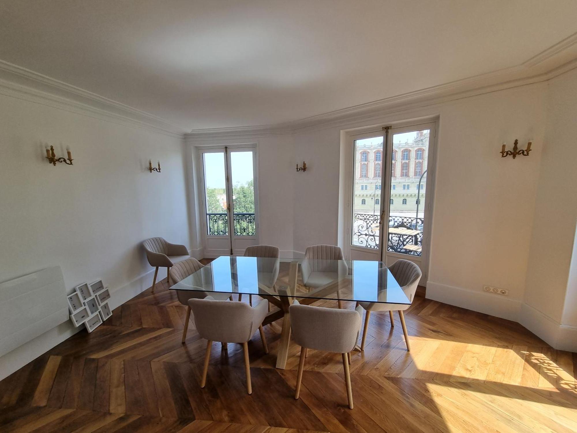 Face Chateau St Germain En Laye, Appartement 4 A 6 Personnes, 23 Min De Paris Champs-Elysees Saint-Germain-en-Laye ภายนอก รูปภาพ
